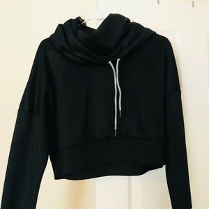 Cropped oversized workout sweater!